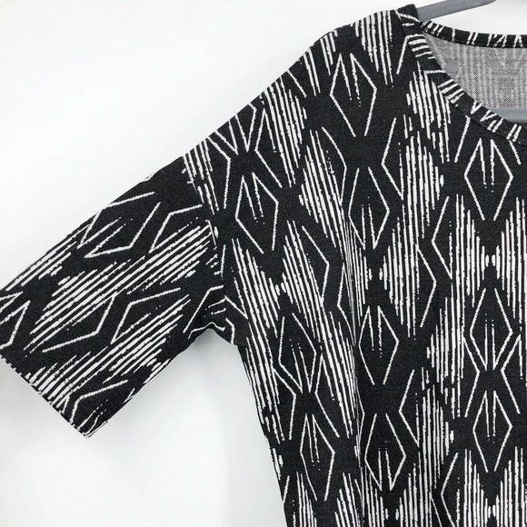 Lularoe Irma Top Black & White Ikat Print Size XS High Low Tunic Half Sleeve NWT - Picture 3 of 12